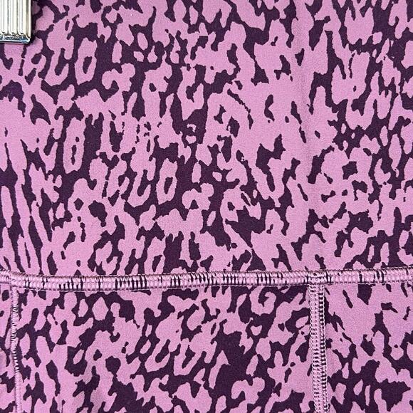 Athleta Salutation Stash 7/8 Tight Leggings Mauve Animal Print Workout‎ Small - Picture 3 of 5